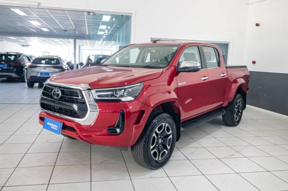 TOYOTA HILUX 2.8 D-4D TURBO DIESEL CD SRX PLUS 4X4 AUTOMÁTICO TOYOTA HILUX 2.8 D-4D TURBO DIESEL CD SRX PLUS 4X4 AUTOMÁTICO